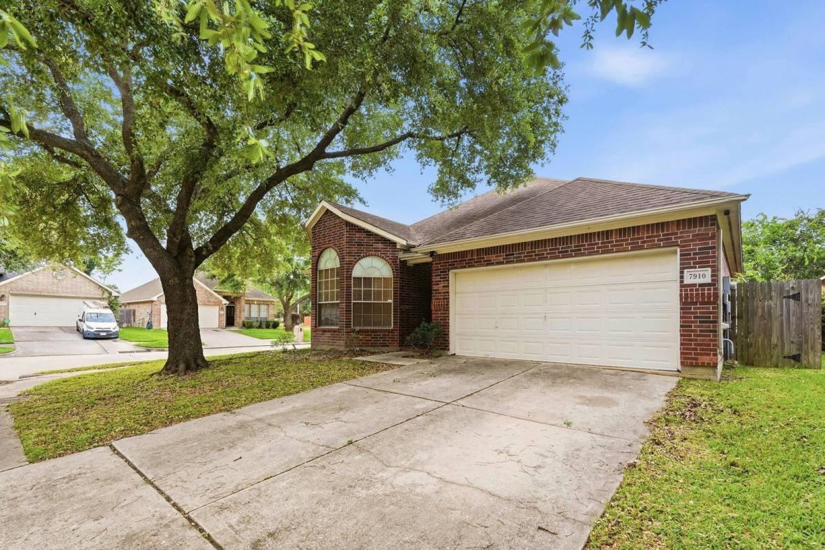 7910 Masonwood Ln - Photo 2 of 8