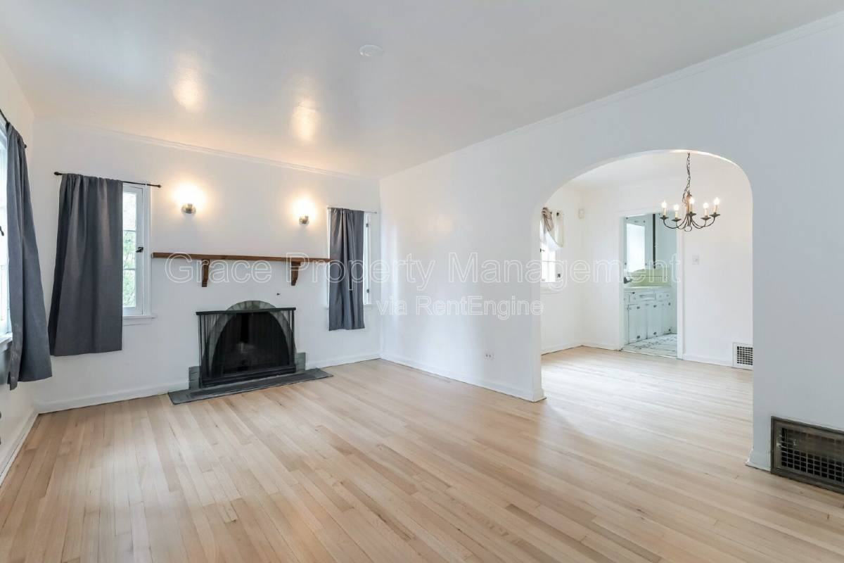 4818 E 18th Ave - Photo 2 of 10