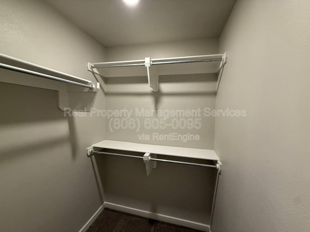 7420 35th St - Photo 3 of 8
