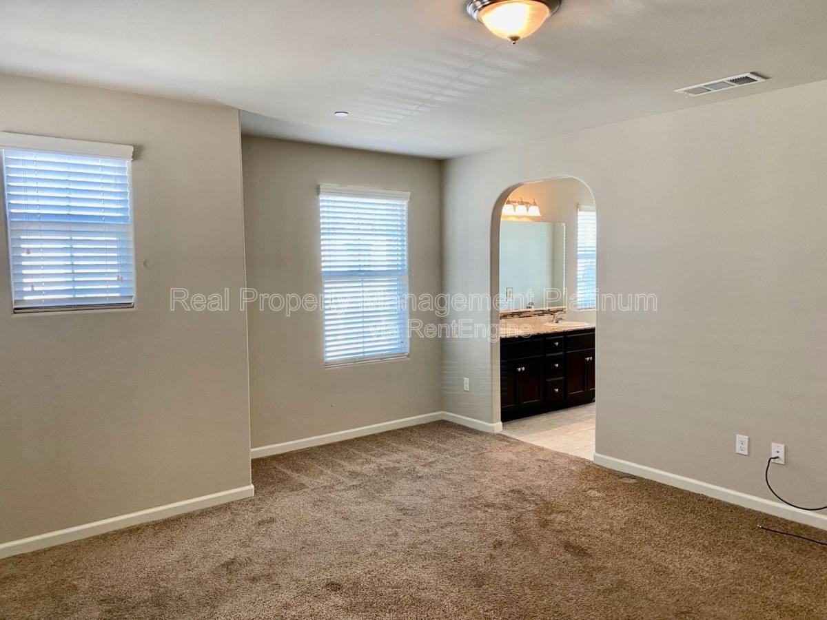 3554 Significant Way - Photo 5 of 10
