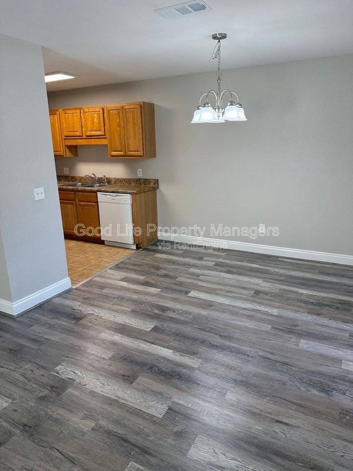8440 Chisholm Rd #B - Photo 2 of 10