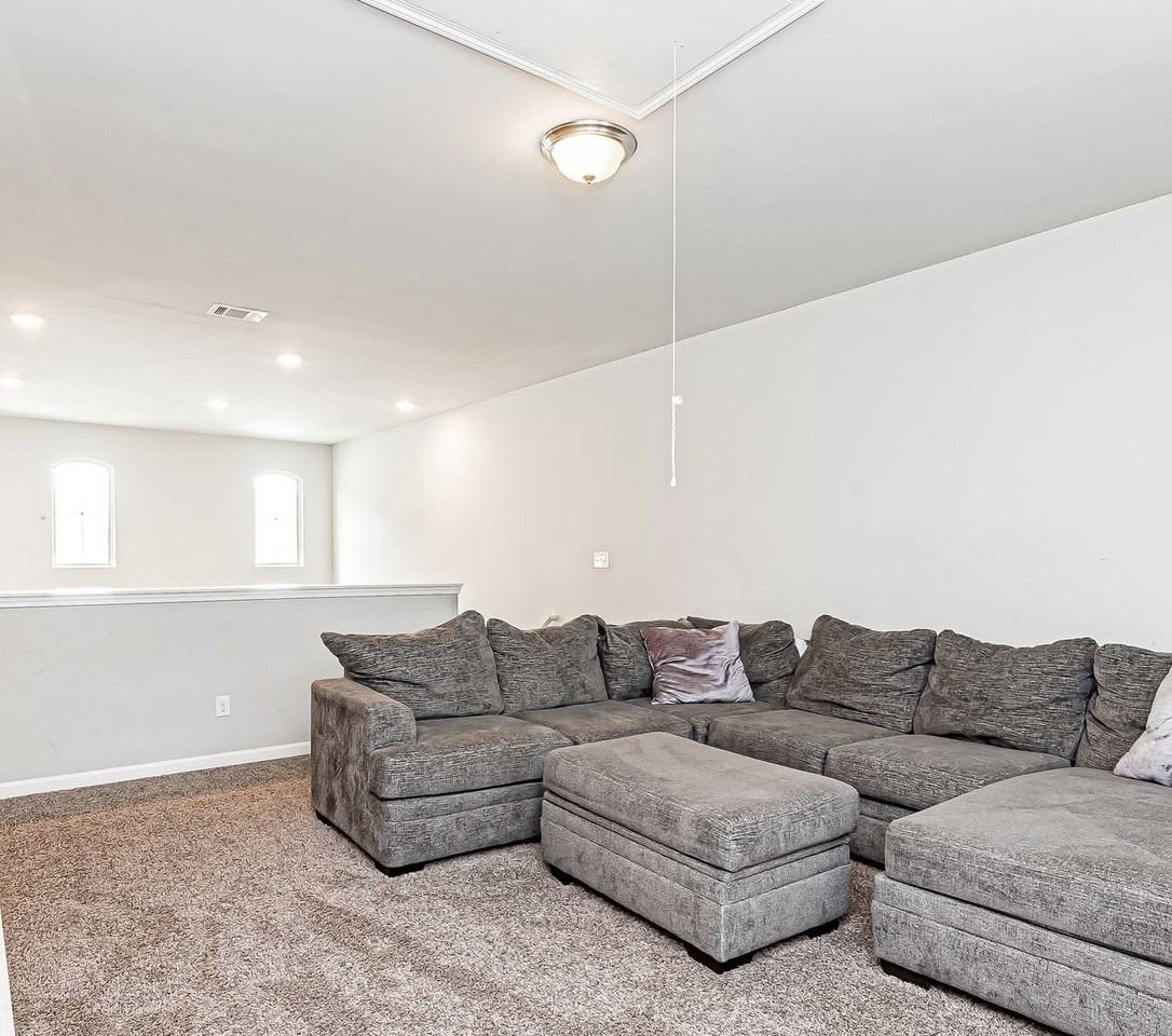 2196 Windridge Ave - Photo 4 of 5
