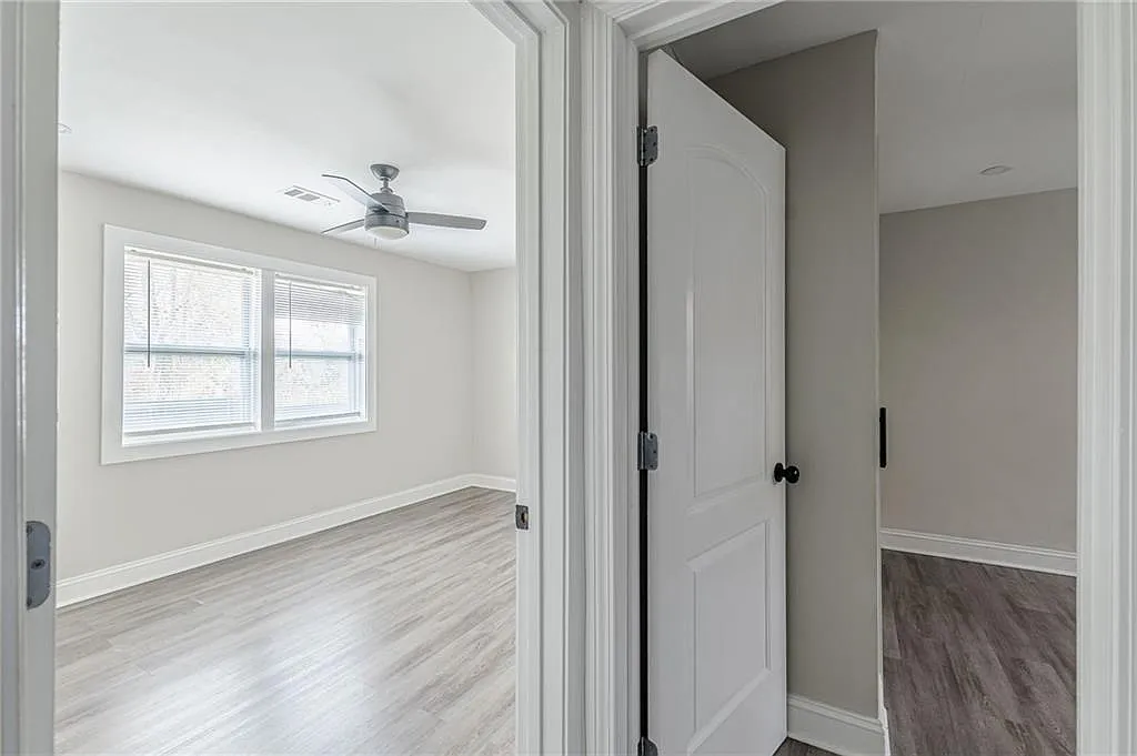 919 Hobson St Sw #B - Photo 4 of 11