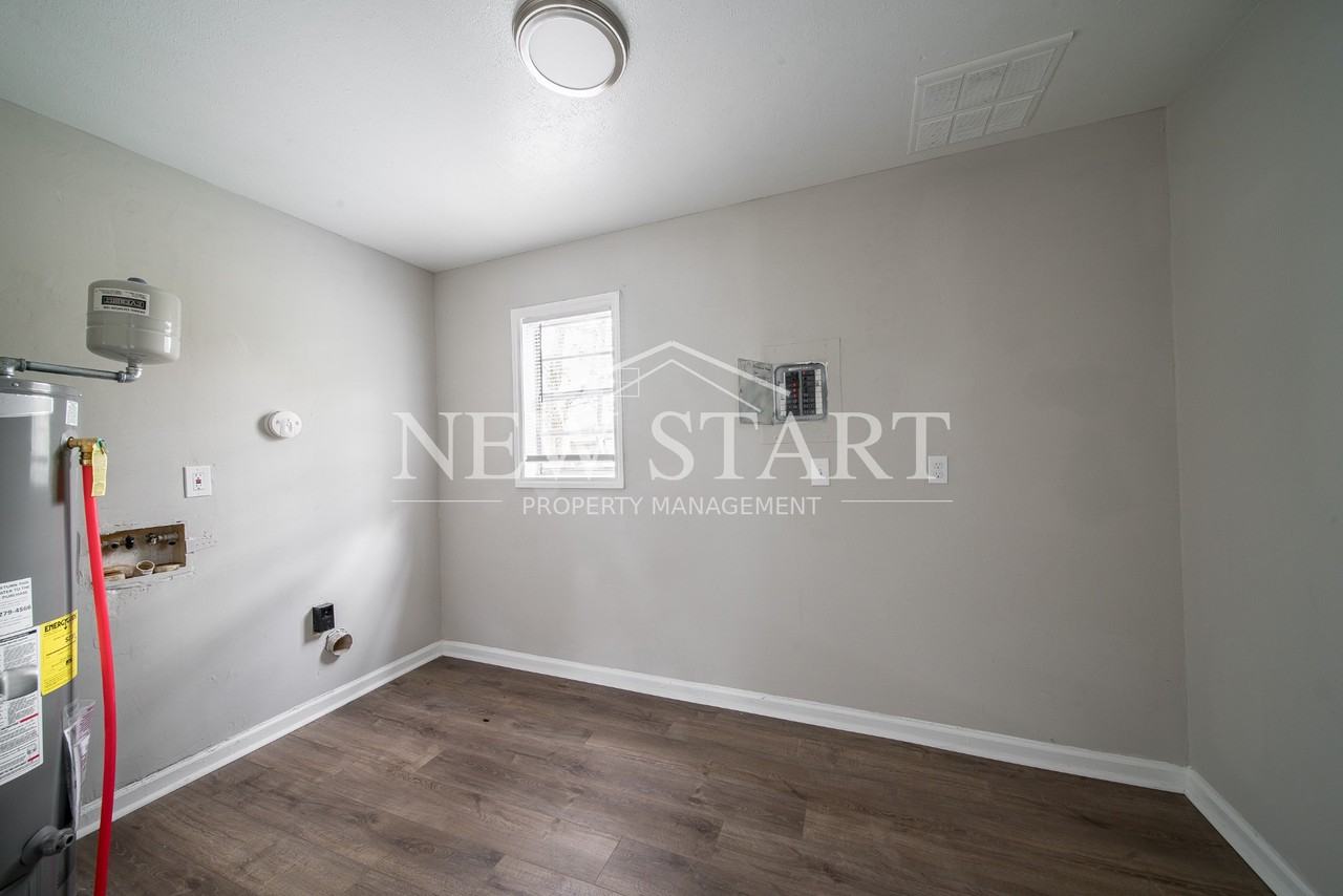 1417 Celeste Dr - Photo 5 of 10