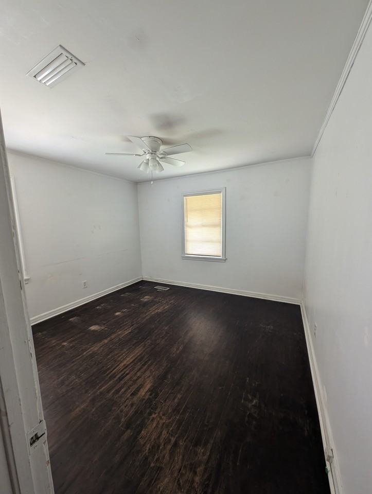 200 Naomi Dr - Photo 3 of 9