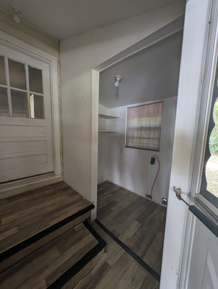 200 Naomi Dr - Photo 6 of 9