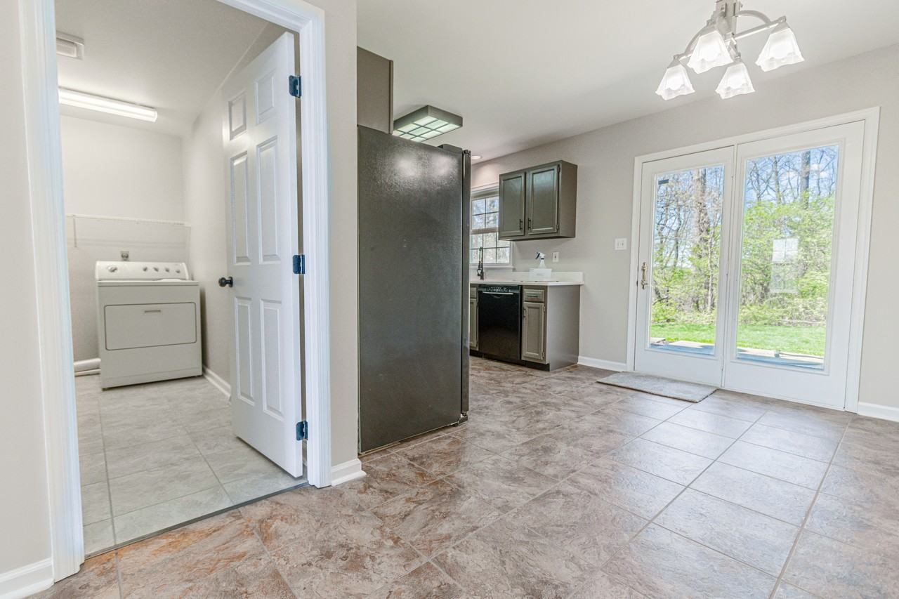 2256 N Point Dr - Photo 7 of 28