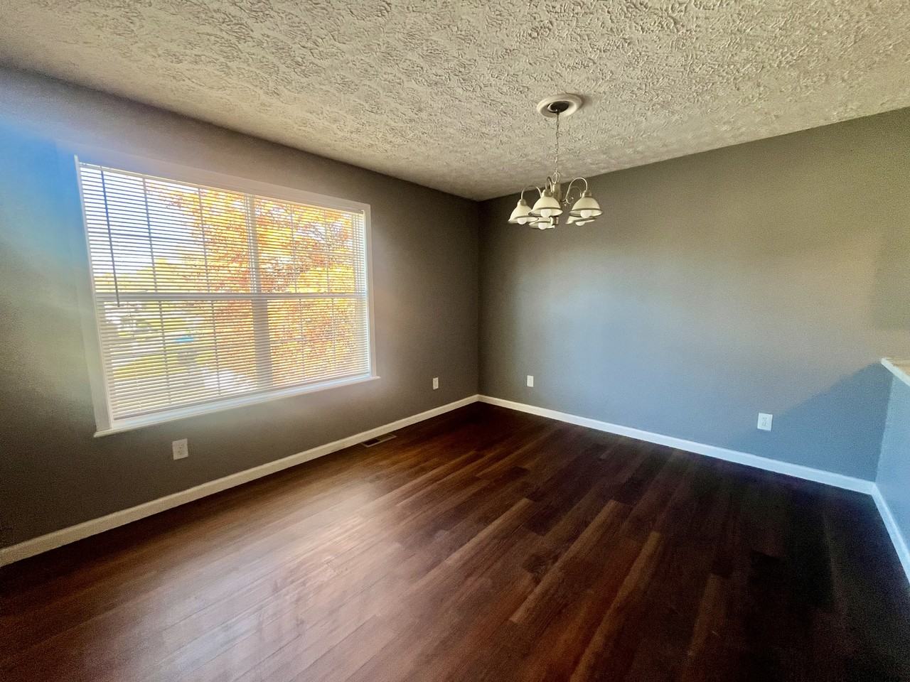 8 Thistlewood Ln #6 - Photo 4 of 10