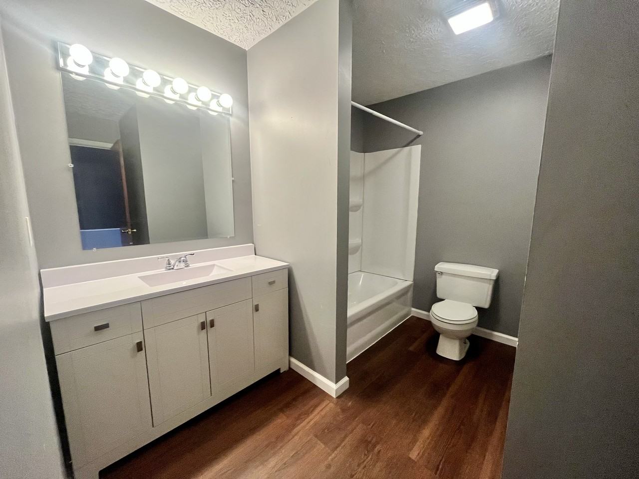 8 Thistlewood Ln #6 - Photo 7 of 10