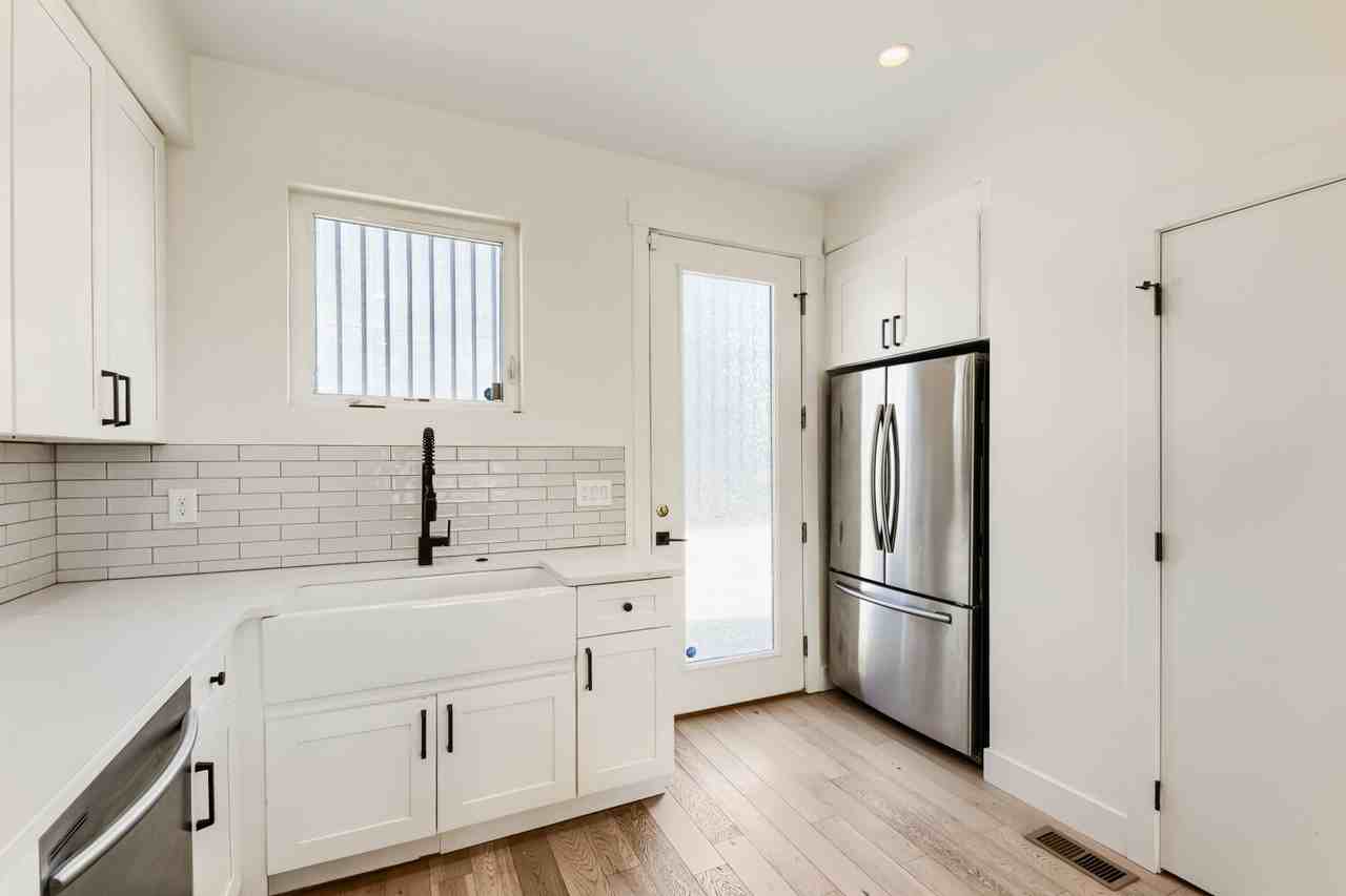 1907 W Elk Pl - Photo 7 of 21