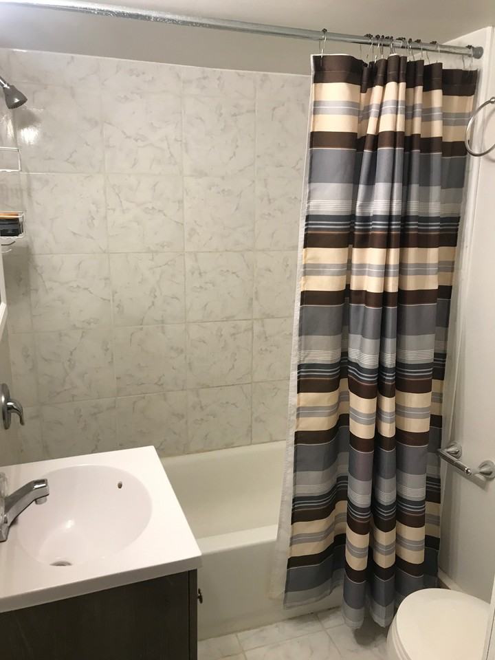 2111 Lawn Ave #9 - Photo 2 of 10