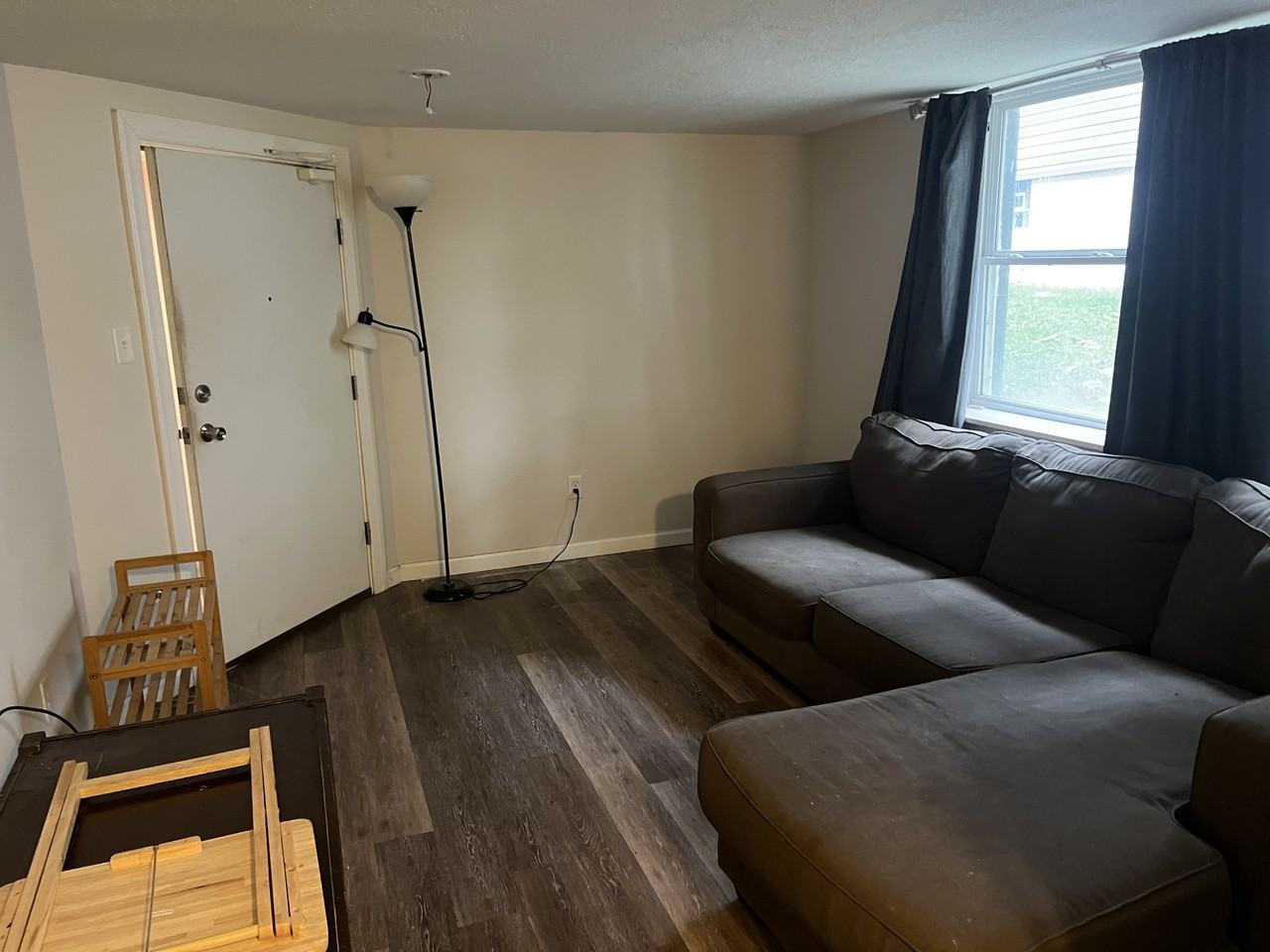 2111 Lawn Ave #9 - Photo 5 of 10