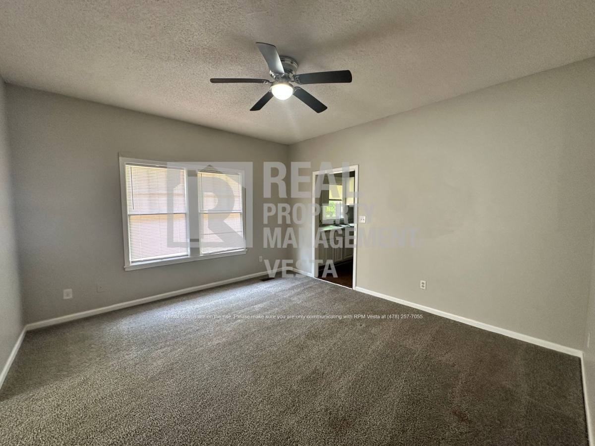 1082 Lamont St - Photo 2 of 10