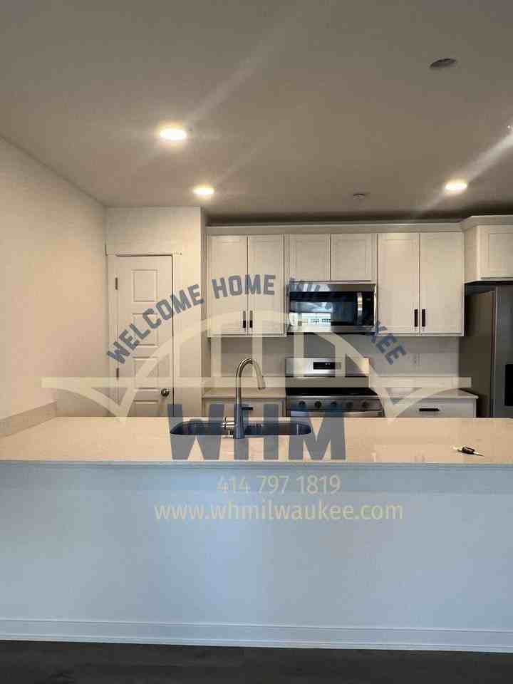 7051 Fair Oaks Rd - Photo 3 of 10