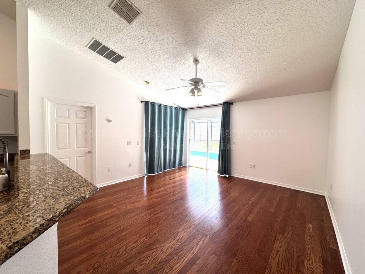 205 Paradise Woods Pl - Photo 3 of 10
