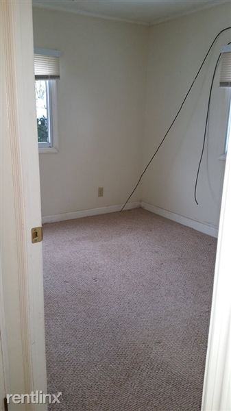 1015 Wilkie Dr - Photo 2 of 6