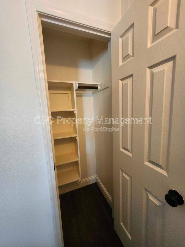 2546 W Victor Ct #102 - Photo 2 of 8