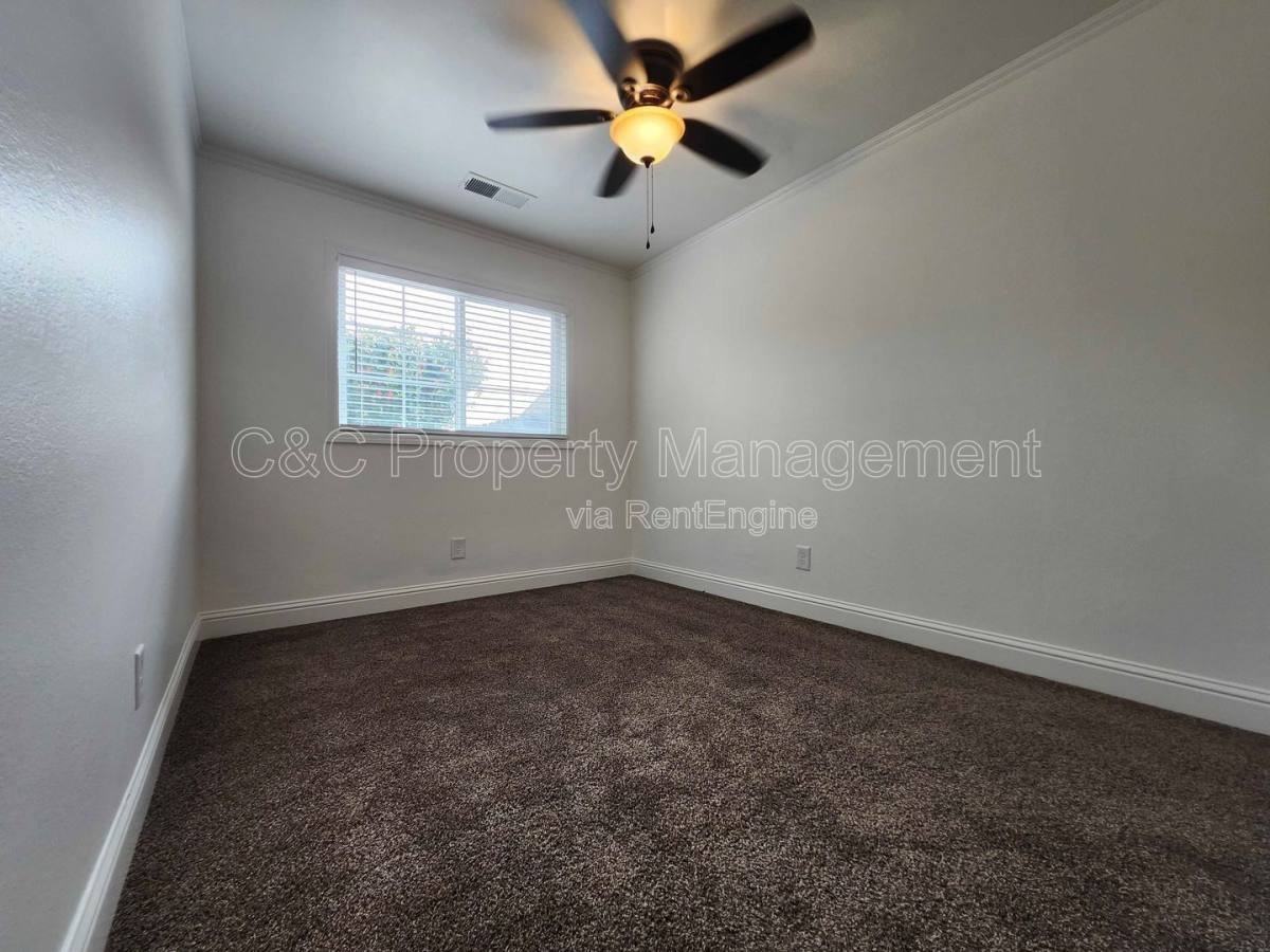 2546 W Victor Ct #102 - Photo 4 of 8