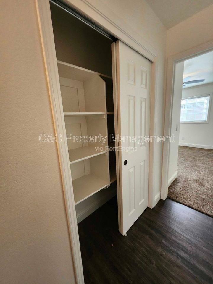 2546 W Victor Ct #102 - Photo 7 of 8