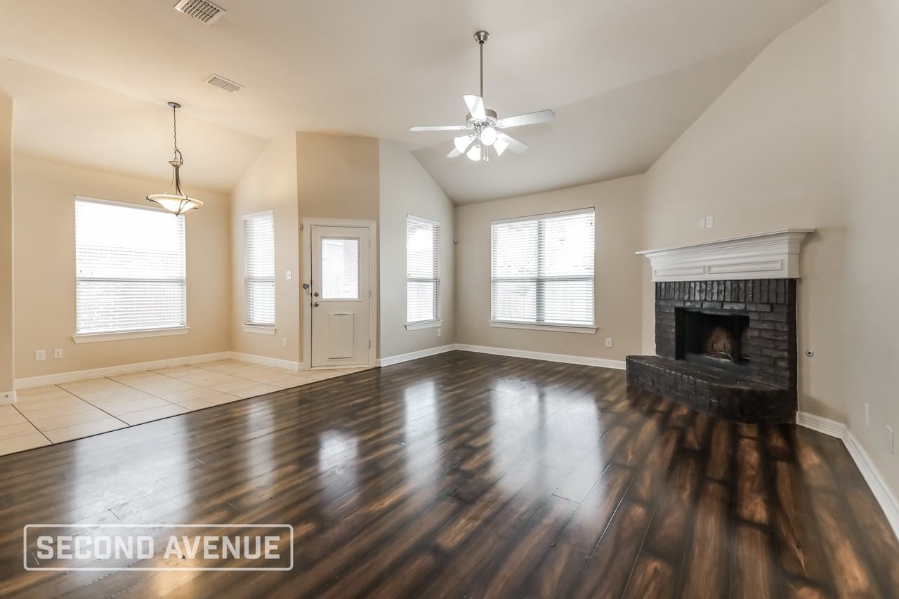 1820 Rosson Rd - Photo 4 of 28