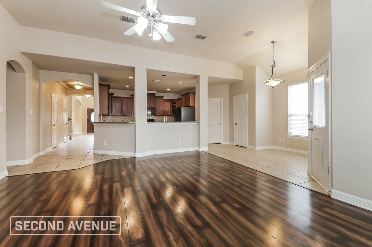 1820 Rosson Rd - Photo 5 of 28
