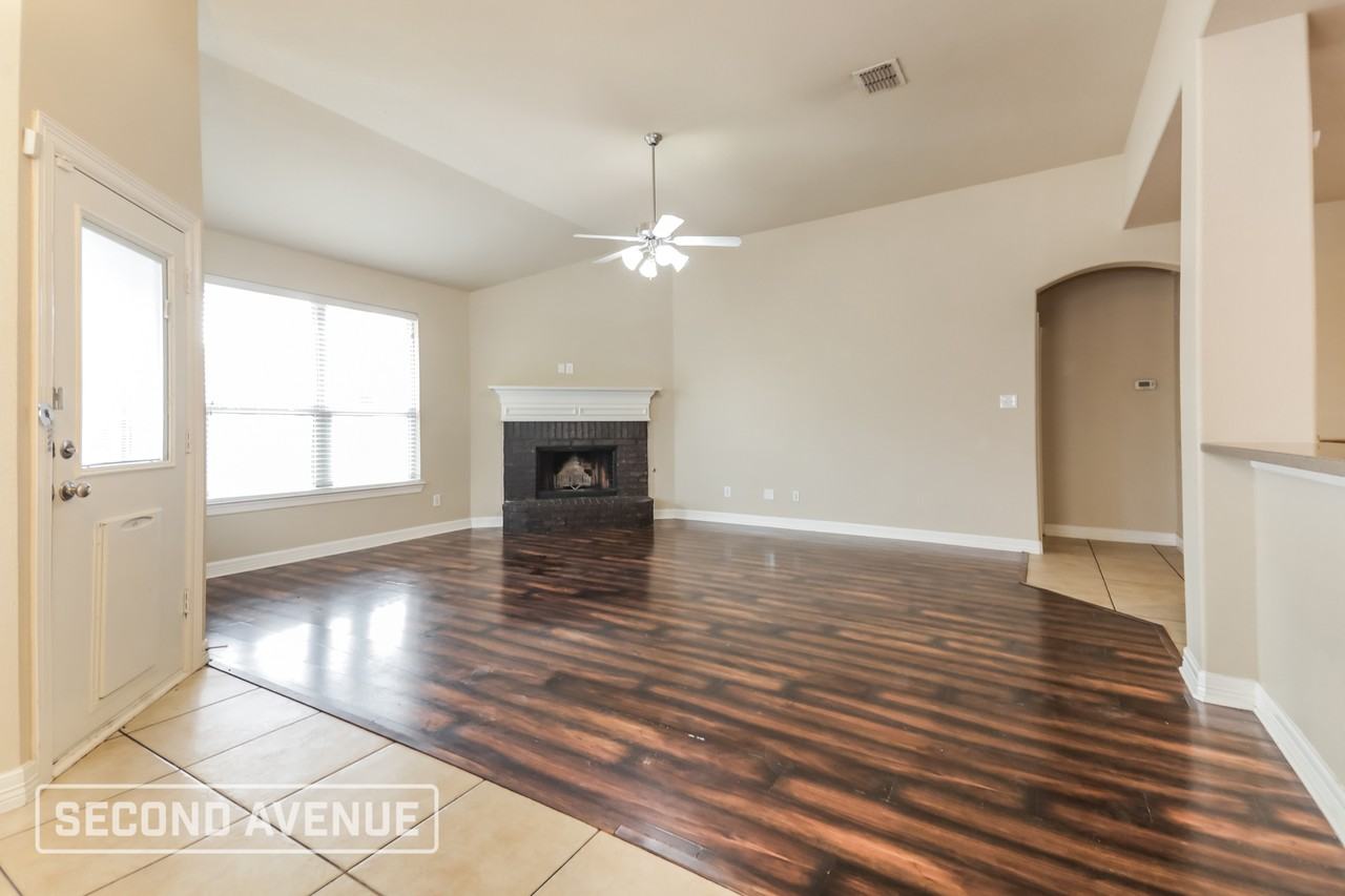 1820 Rosson Rd - Photo 7 of 28