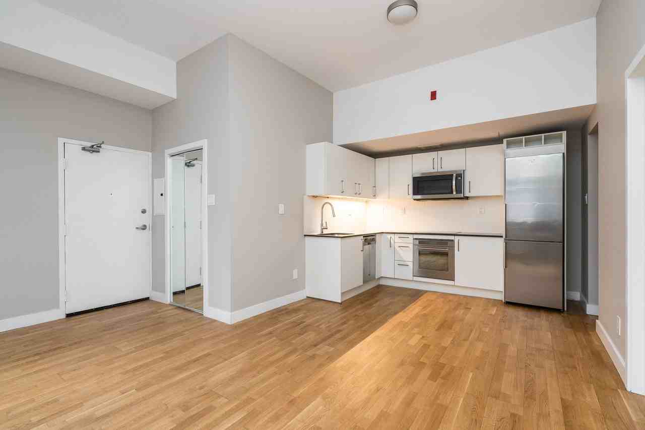 77 Spencer Avenue - Photo 3 of 13