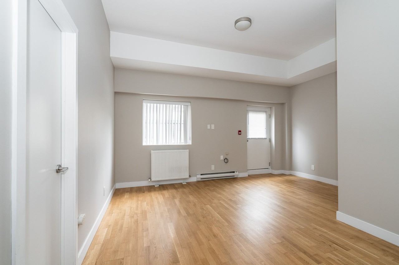 77 Spencer Avenue - Photo 5 of 13