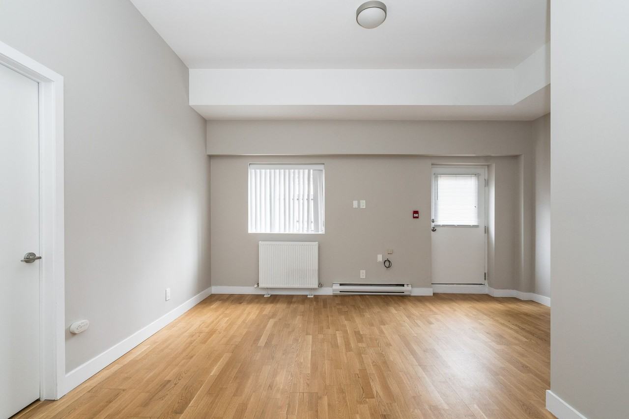 77 Spencer Avenue - Photo 6 of 13