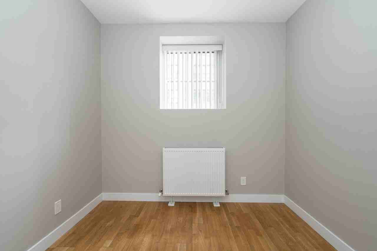 77 Spencer Avenue - Photo 7 of 13