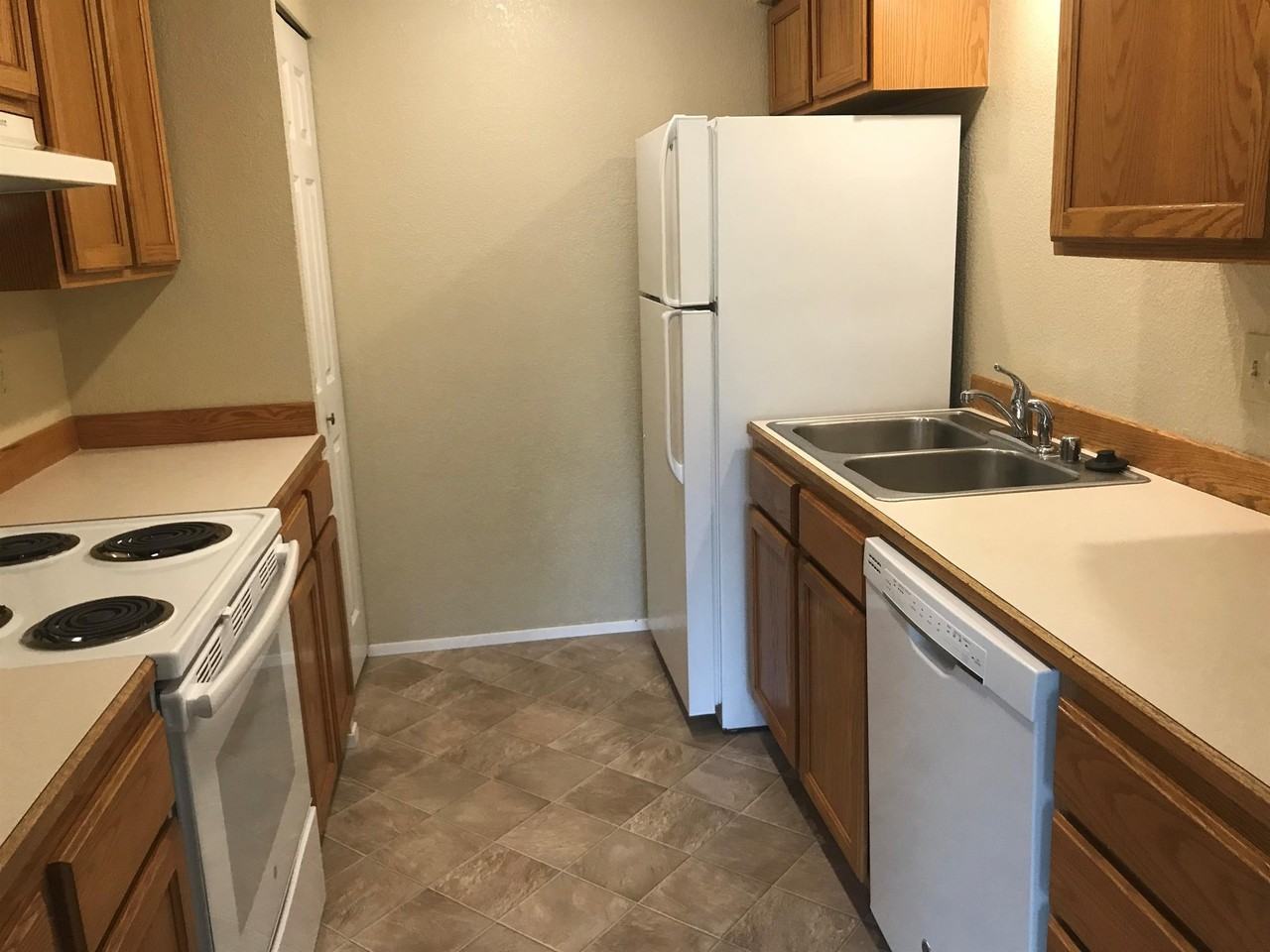 1116 Wakefield St - Photo 2 of 5