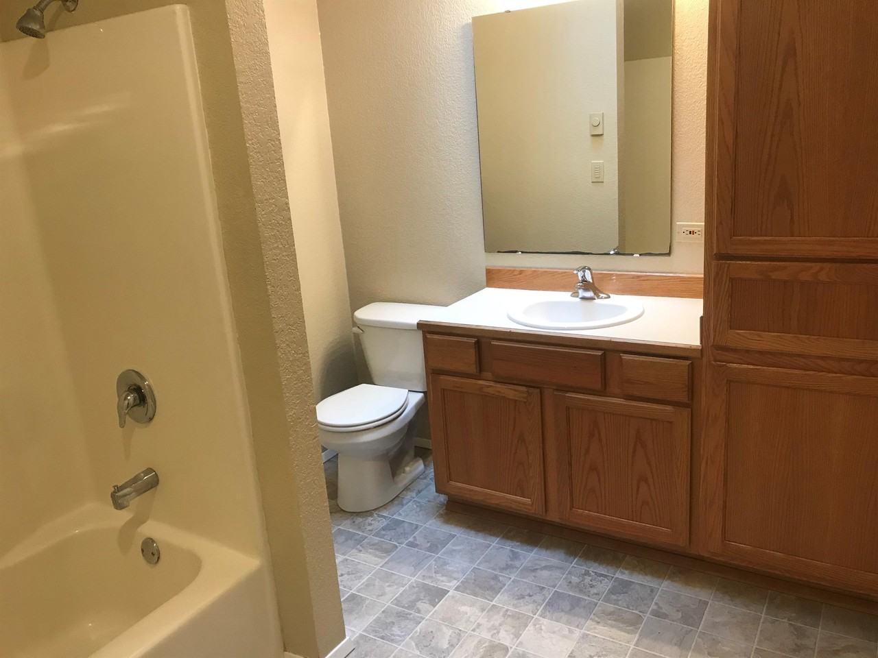 1116 Wakefield St - Photo 3 of 5