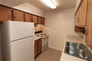 featured image of 675 Harding Pl