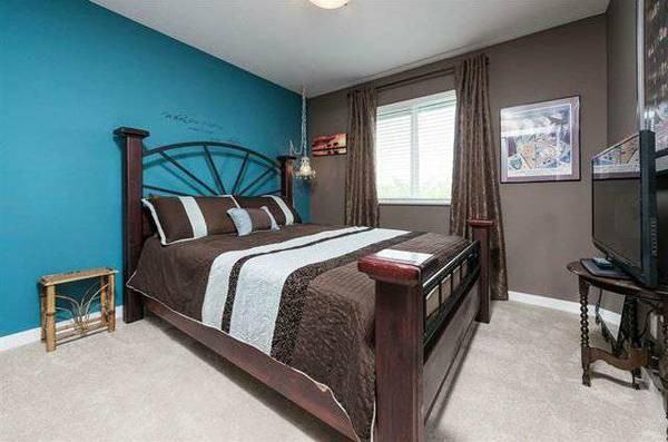 8409 209 St - Photo 6 of 9