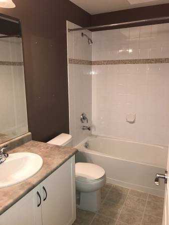 8409 209 St - Photo 7 of 9