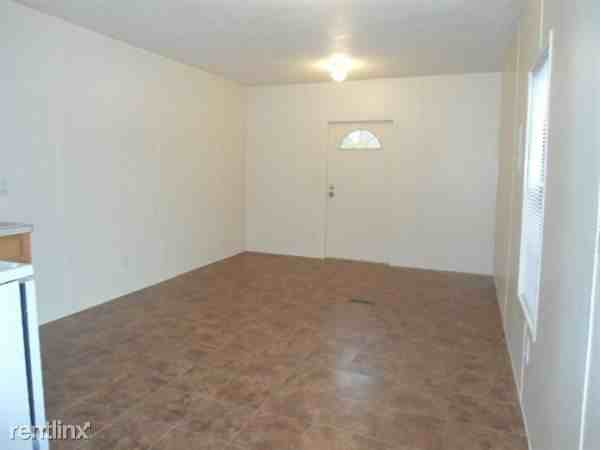 9523 Pinecrest St - Photo 2 of 6