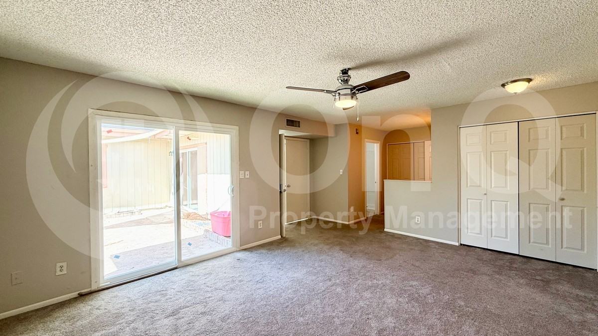 3132 W Harmont Dr - Photo 3 of 17