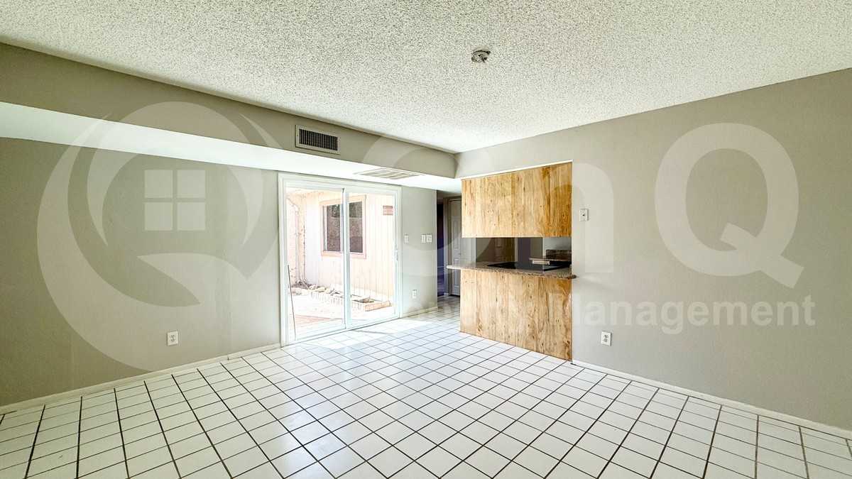 3132 W Harmont Dr - Photo 5 of 17