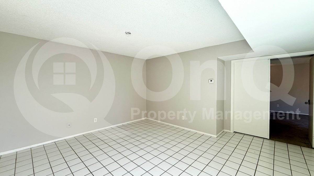 3132 W Harmont Dr - Photo 6 of 17