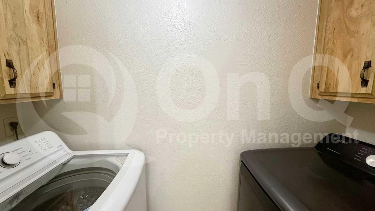 3132 W Harmont Dr - Photo 7 of 17