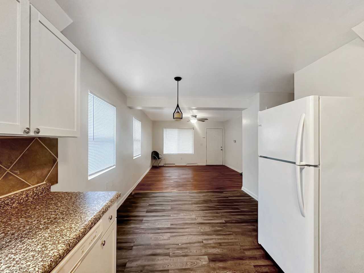 1057 Griggs St Se - Photo 4 of 13