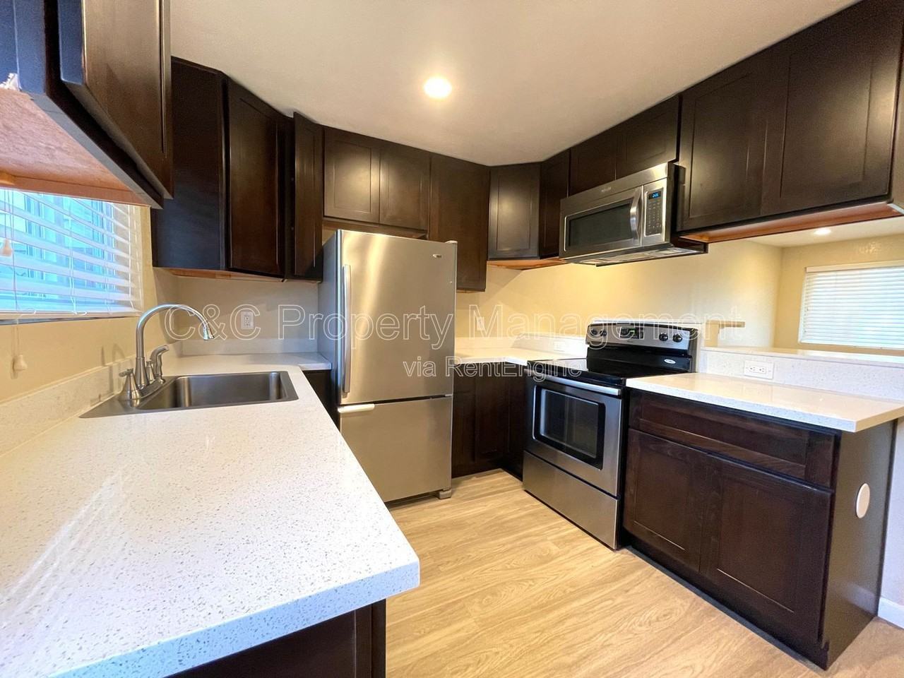 802 Sunset Dr #I - Photo 7 of 8