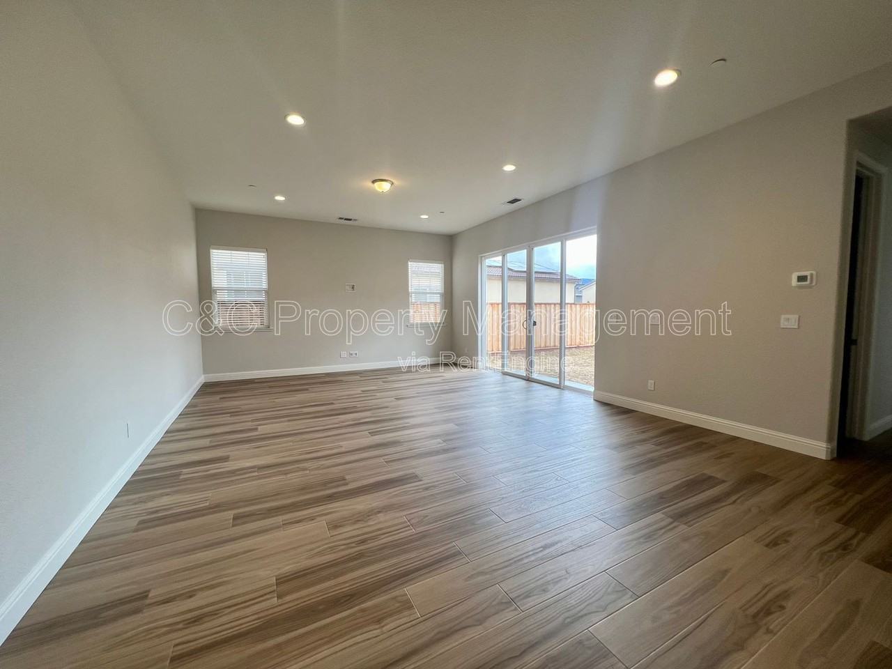 3002 Pinnacles Way - Photo 5 of 29