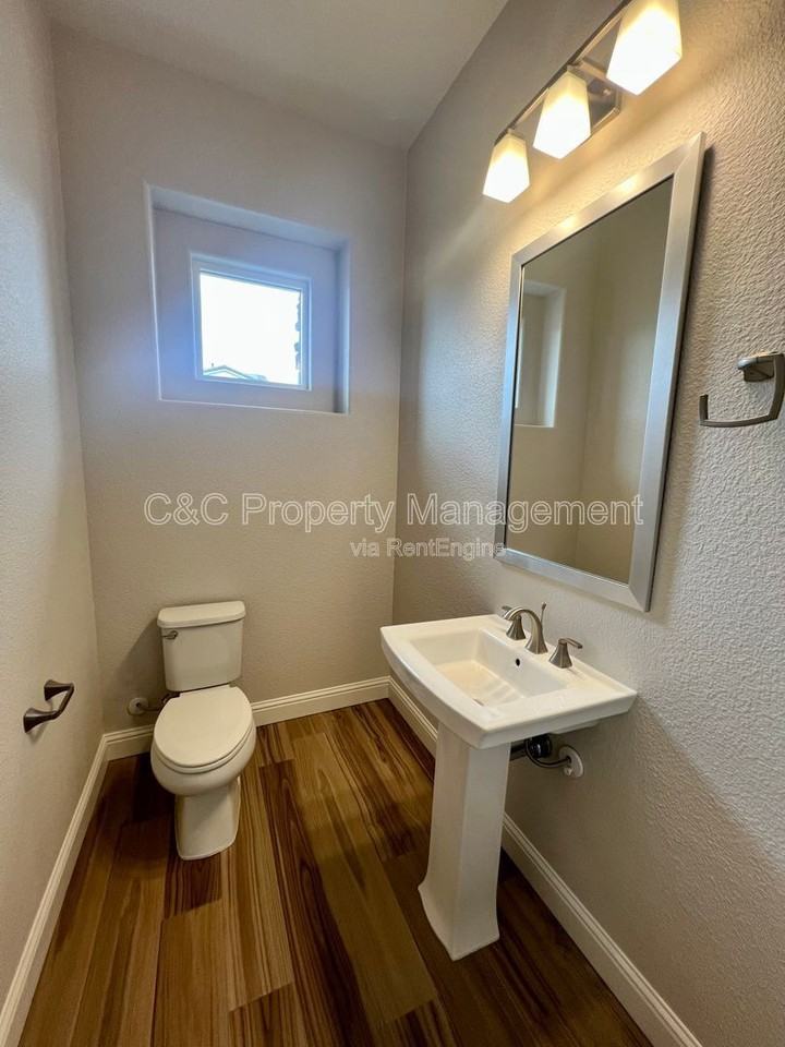 3002 Pinnacles Way - Photo 7 of 29