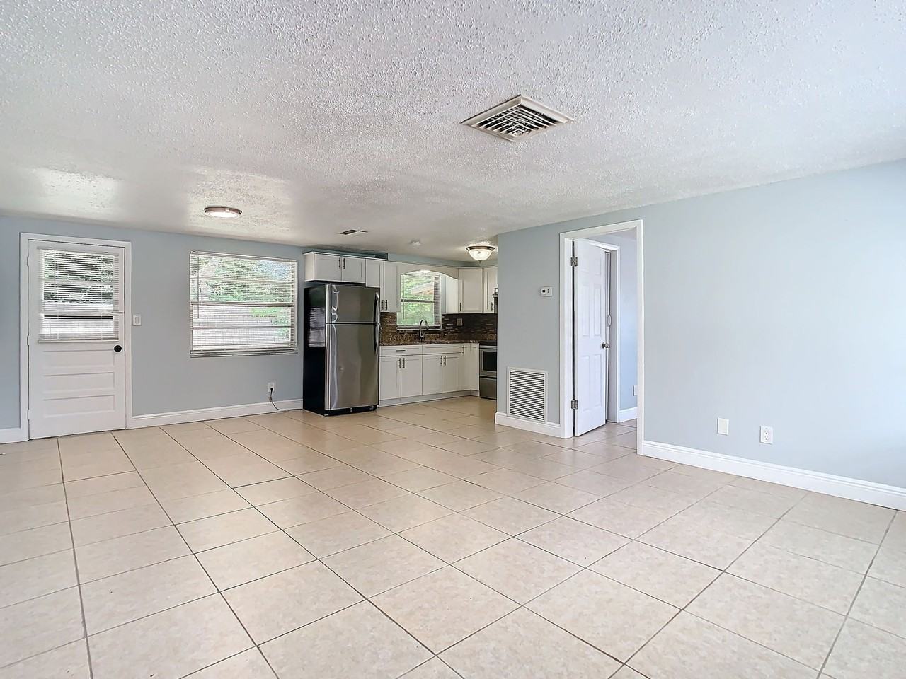 1525 Swordbill Dr - Photo 4 of 25
