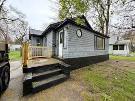 featured image of 2145 8th St