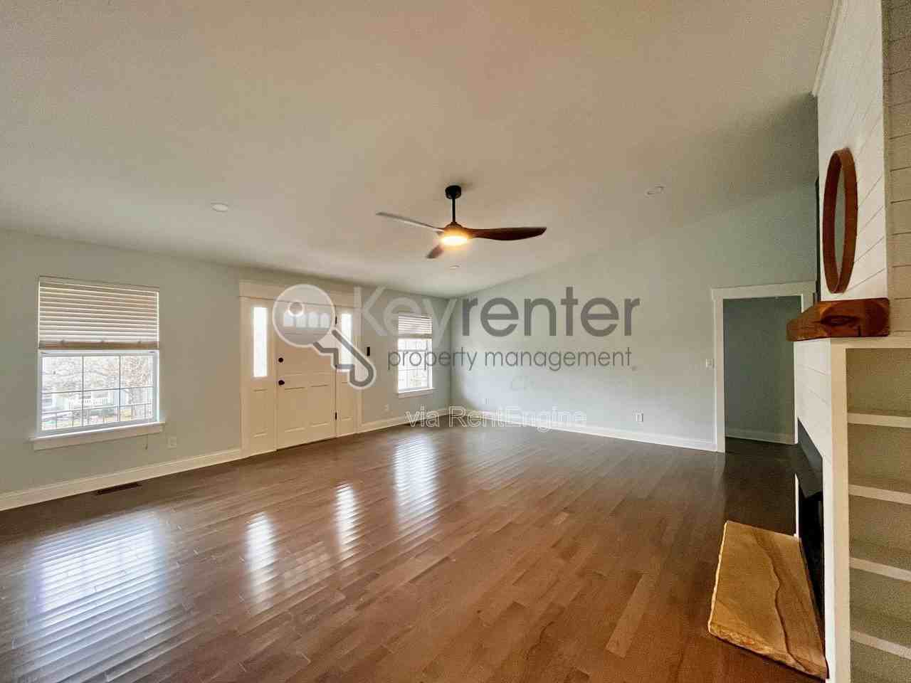 6011 Barkley Creek Dr - Photo 4 of 21