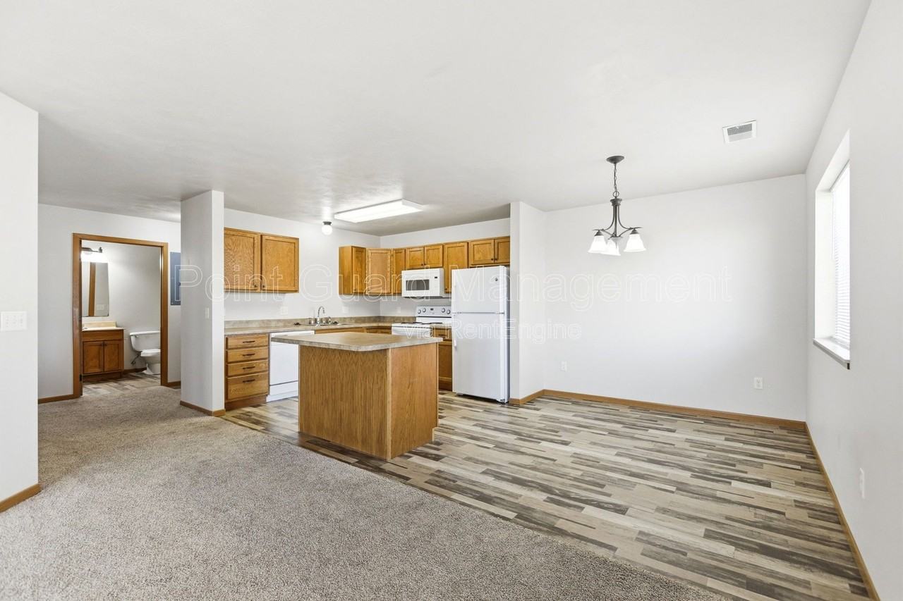 106 S Sandstone Ave #106-12 - Photo 3 of 30