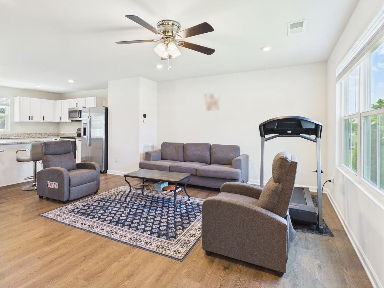 2945 Travis Ln - Photo 5 of 32