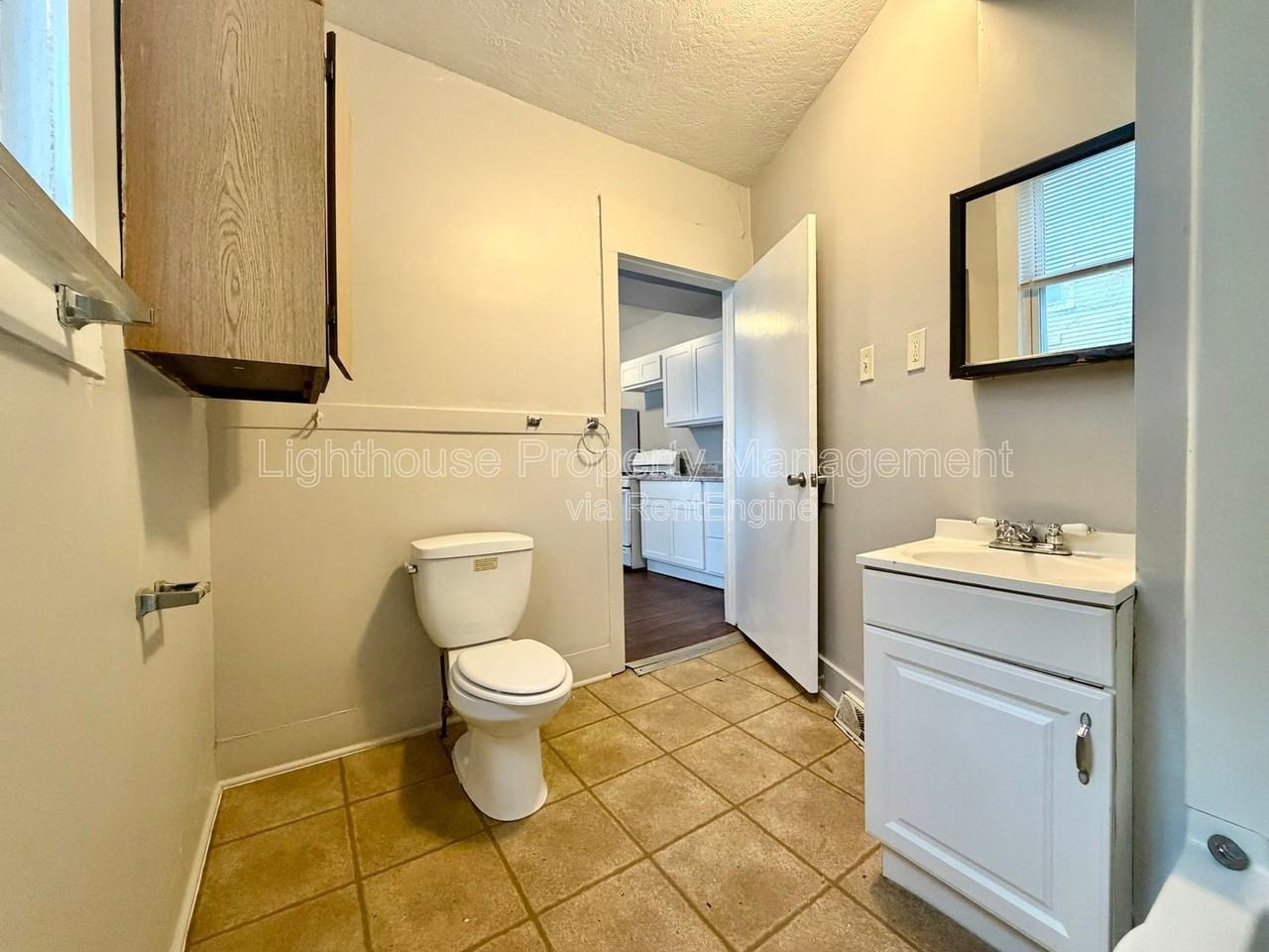 1515 Hoyt St #1 - Photo 3 of 10